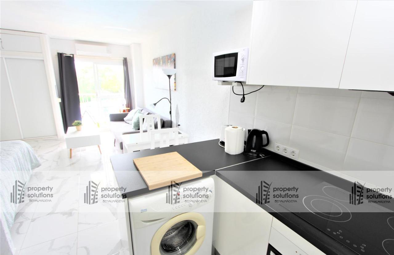 127 Jupiter Estudio. Vista Al Jardin Y La Piscina. Benalmádena Kültér fotó