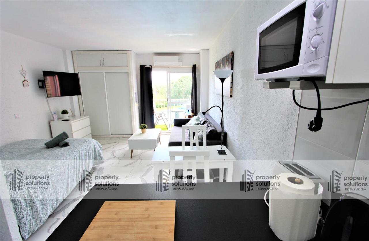 127 Jupiter Estudio. Vista Al Jardin Y La Piscina. Benalmádena Kültér fotó
