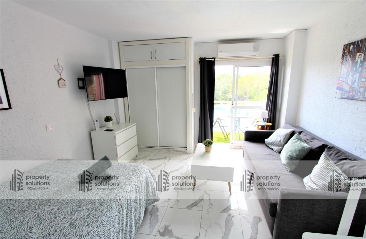 127 Jupiter Estudio. Vista Al Jardin Y La Piscina. Benalmádena Kültér fotó