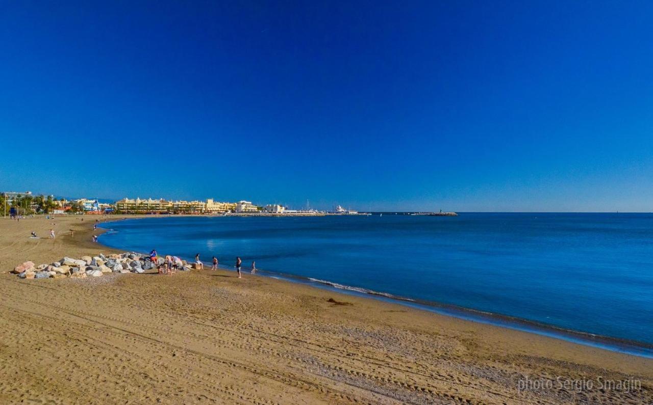 127 Jupiter Estudio. Vista Al Jardin Y La Piscina. Benalmádena Kültér fotó