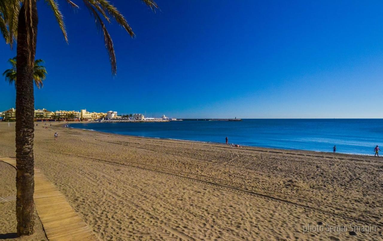 127 Jupiter Estudio. Vista Al Jardin Y La Piscina. Benalmádena Kültér fotó
